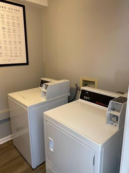The Bernice - 2 Bedroom Apt In Quilt Town, Usa Hamilton Zewnętrze zdjęcie